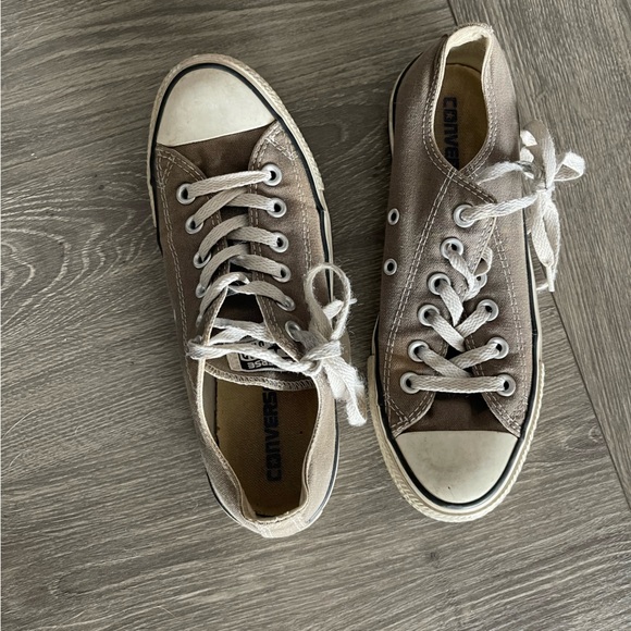 Tan & White Chucks- M5, W7 - Picture 6 of 6